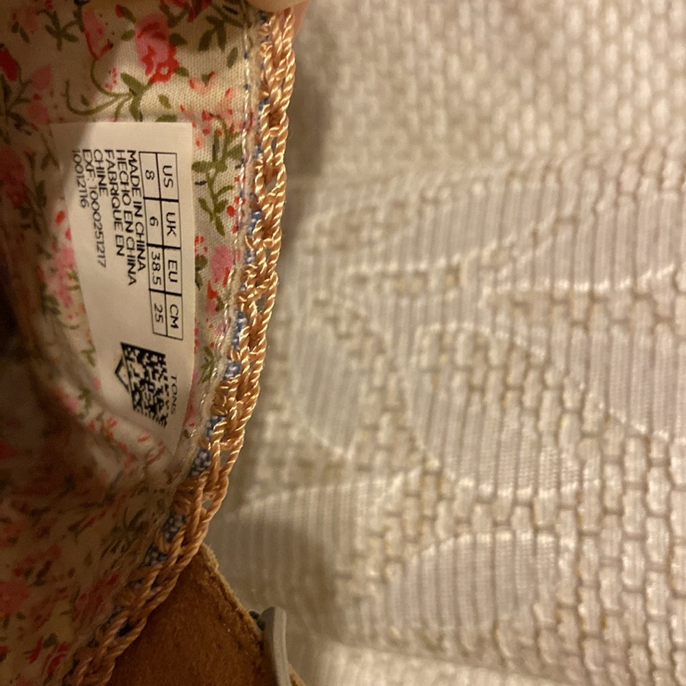 Tom’s Embroidered Wedges - Picture 4 of 8